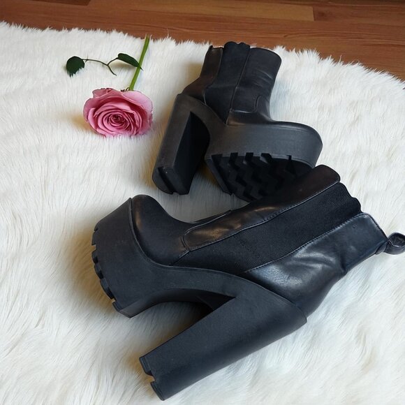 JustFab Black Ankle Boots - Picture 10 of 15
